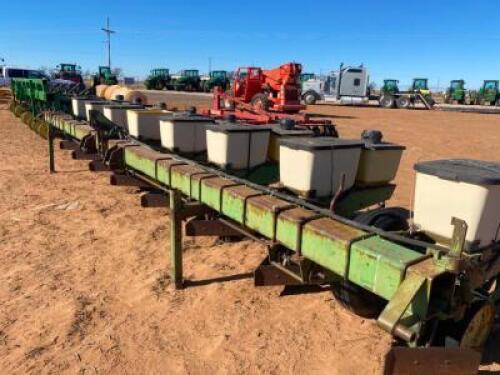 John Deere 7100 Disc 8 Row Cultivator