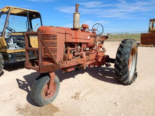 International Harvester (M) Tractor