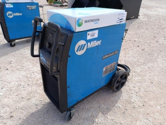 Miller Millermatic 252 Wire Welder w/Mig Gun Assembly