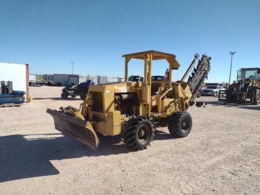 Vermeer M-475 Trencher