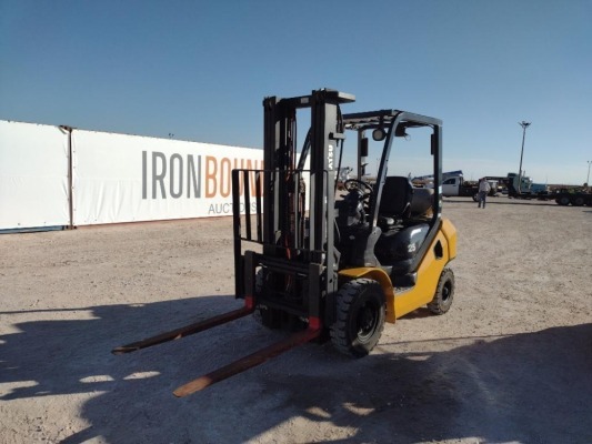 2017 Komatsu FG25T-16 Forklift