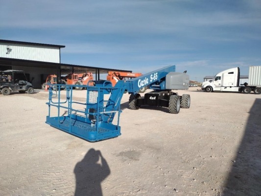 2013 Genie S-65 Manlift