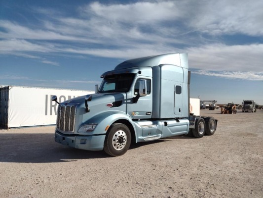 2016 Peterbilt 579 Truck Tractor