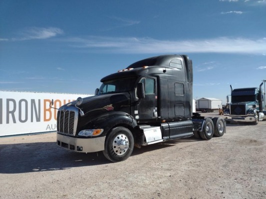 2011 Peterbilt 387 Truck Tractor