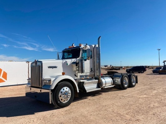 2007 Kenworth W900B Truck Tractor