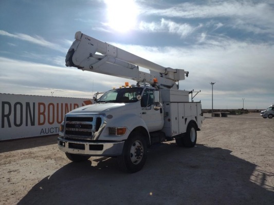 2009 Ford F-750 Bucket Truck