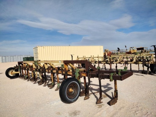 Field Cultivator Toolbar Knifing Rig