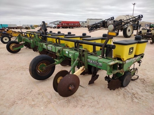 John Deere 1700 Vacuum Planter