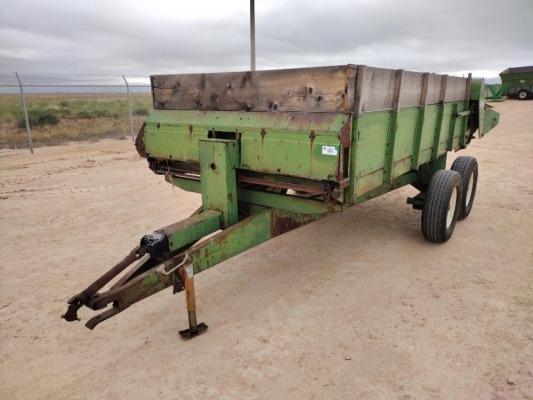 Oliver 570 Manure Spreader