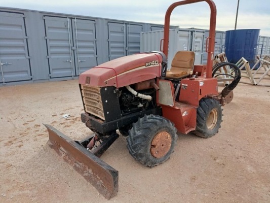 2005 Ditch Witch RT40 Trencher