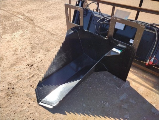 Unused 40'' Skid Steer Spade Bucket