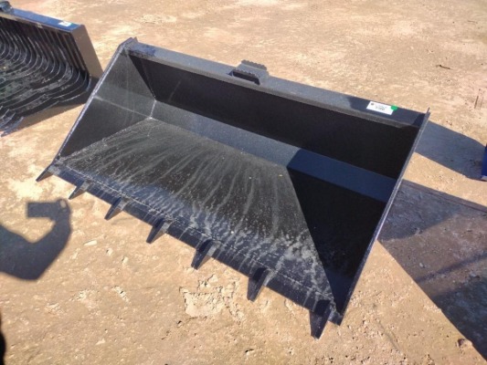 Unused 66â€ Skid Steer Bucket w/Teeth