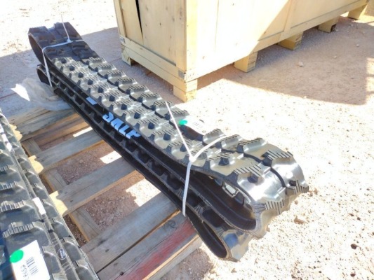 (1) Set Unused Mini Excavator 7" Rubber Tracks