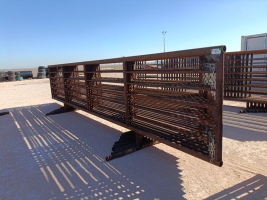 (10) 24Ft Free Standing Fence Panels