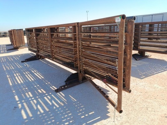 (10) 24Ft Free Standing Fence Panels (1) w/ 6Ft Gate