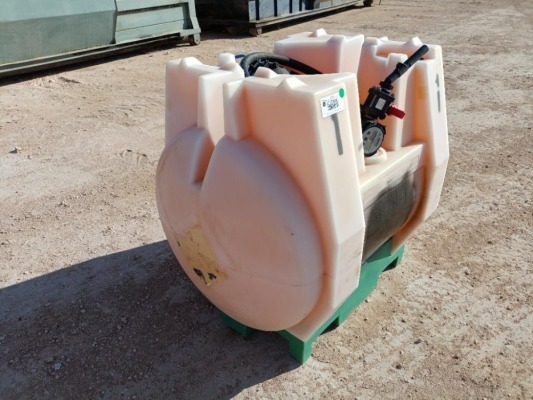 Syngenta Chemical Tank w/Pump