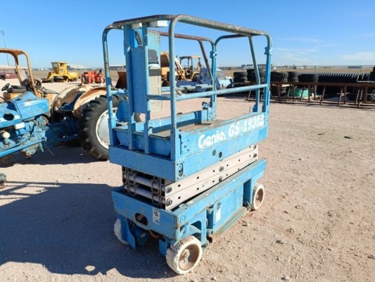 2000 Genie GS-1930 Scissor Lift