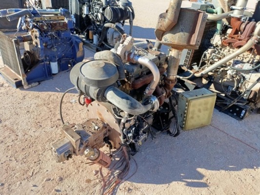 Perkins 4 Cylinder Diesel Engine w/Hydraulic Pump