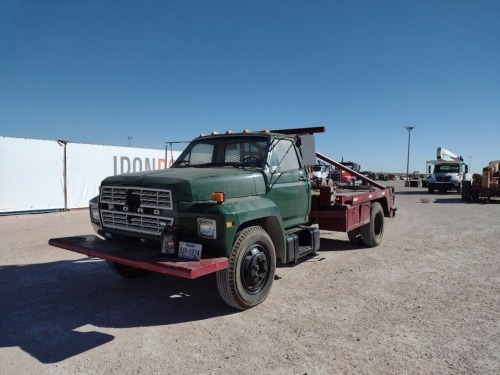 1984 Ford F600G Roustabout Truck