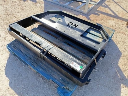 Unused 45'' Skid Steer Fork Frame V2 w/42'' Forks