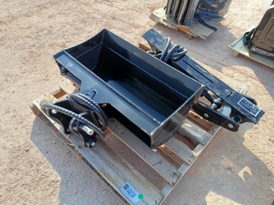 Unused (1) 3T Hydraulic Tilt Bucket, (1) 3T Hydraulic Thumb Clamp