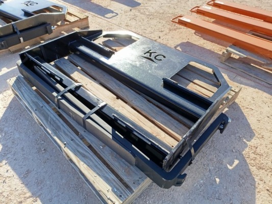 Unused 45'' Skid Steer Fork Frame V2 w/42'' Forks