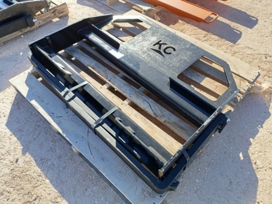 Unused 45'' Skid Steer Fork Frame V2 w/42'' Forks