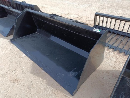 Unused 84Ã¢â‚¬Â Skid Steer Snow/Litter Bucket w/Single Blade