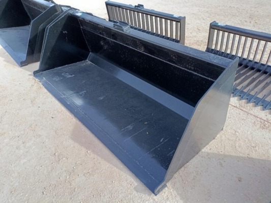 Unused 84Ã¢â‚¬Â Skid Steer Snow/Litter Bucket w/Single Blade