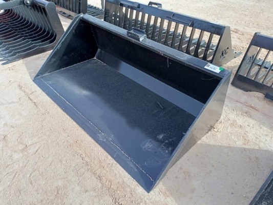 Unused 66Ã¢â‚¬Â Skid Steer Bucket w/Single Blade