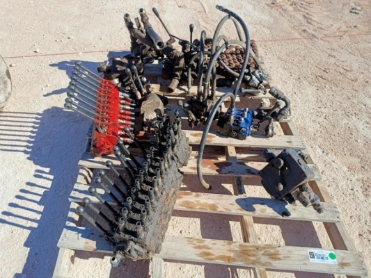 Misc Hydraulic Valve Buddies