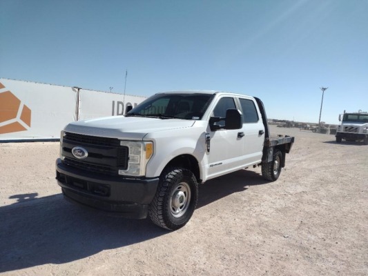2017 Ford F-250 XL Flatbed Pickup