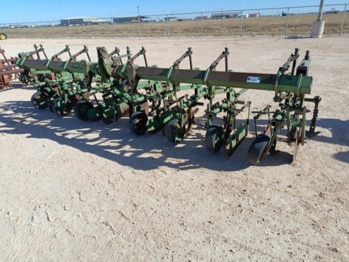 John Deere ER002 Row Crop Cultivator