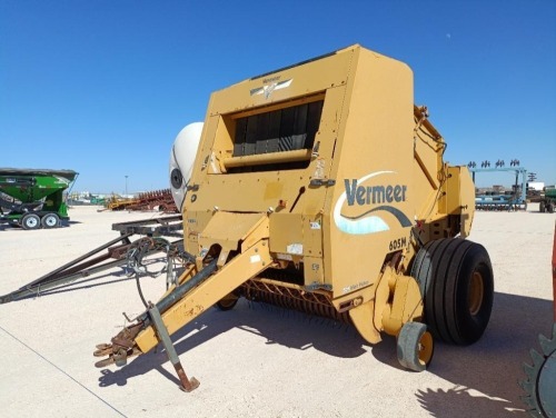 Vermeer 605M Round Bale Baler