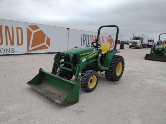 John Deere 3032E Tractor