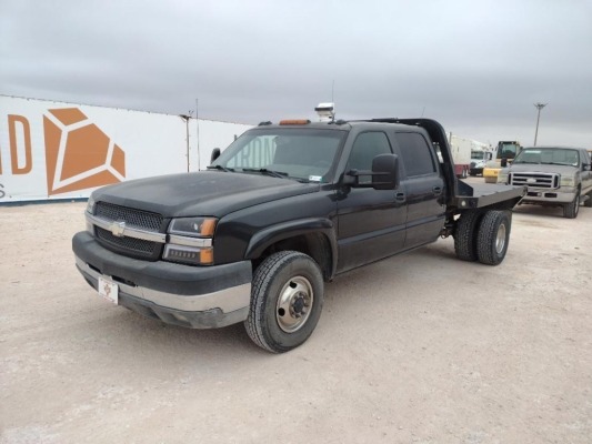 2004 Chevrolet Silverado Flatbed Pickup