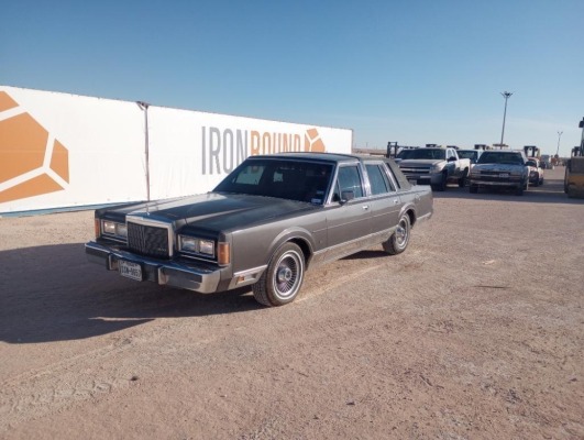 1989 Ford Lincoln Town Car