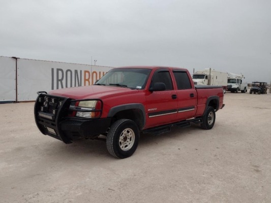 2004 Chevrolet 2500 Silverado Pickup Truck