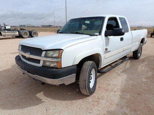 2004 Chevrolet Silverado 2500 Pickup ( Does Not Run )