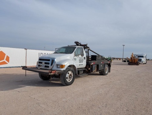 2007 Ford F-750 Super Duty Roustabout Truck