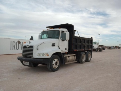 2000 Mack CX613 Dump Truck