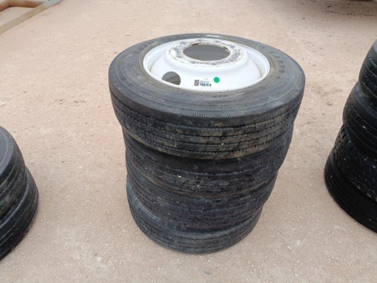 (4) Truck Wheels/Tires 255/70 R 22.5