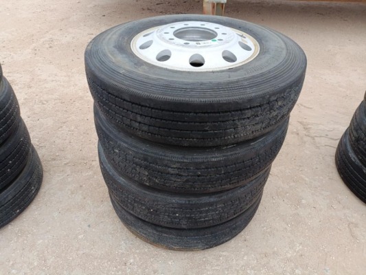 (4) Alcoa Aluminum Truck Wheels/Tires 11 R 24.5