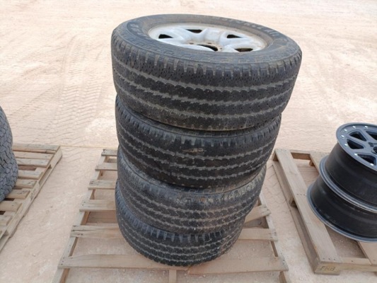 (4) 5 Lug Wheels w/Tires 275/65 R 18
