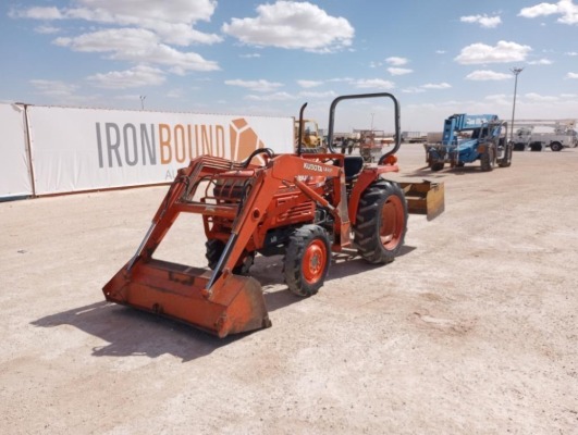 Kubota L2350 Tractor