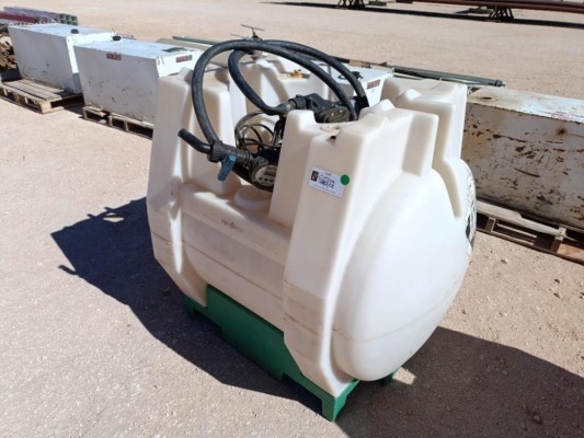 Syngenta Chemical Tank w/Pump