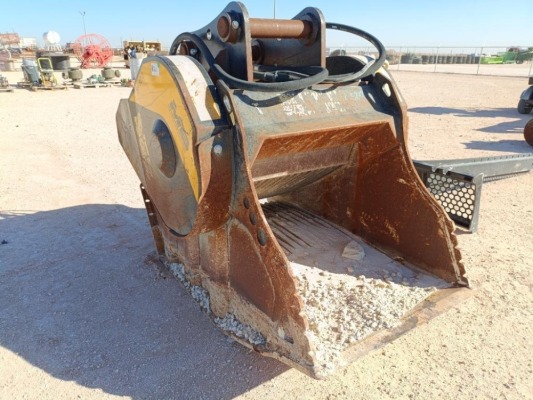 MB BF 80.3 Excavator Crushing Bucket