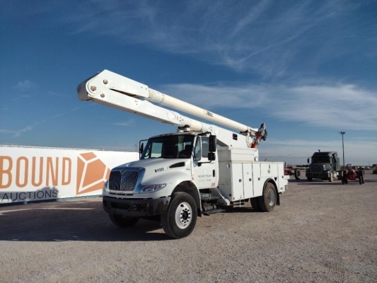 2009 International DuraStar 4300 Bucket Truck