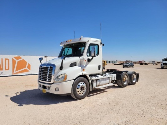 2013 Freightliner Cascadia 113 Truck Tractor