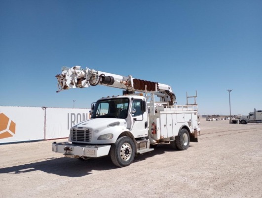 2009 Freightliner Business Class M2 Digger Derrick Truck